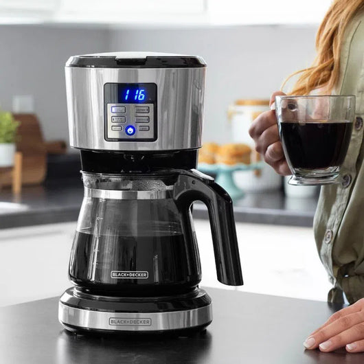 Black+Decker Coffeemaker - Cafetera programable para 12 tazas, color  plateado, CM4000S, negro/acero inoxidable